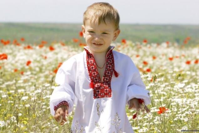 Ребенок в вышиванке