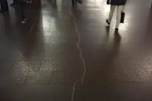 трещина на Героев Днепра