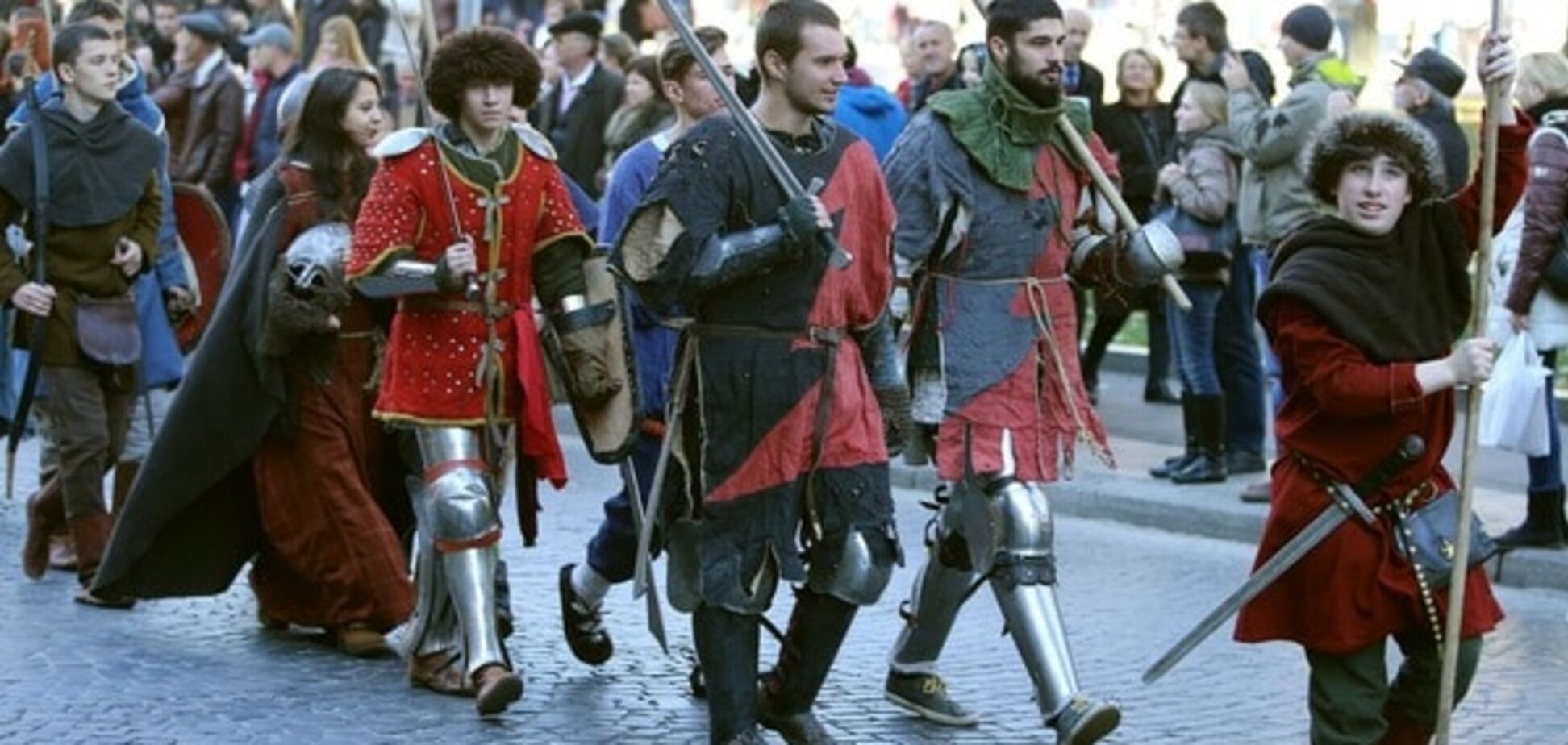 Костюмированный Марш защитников Руси-Украины