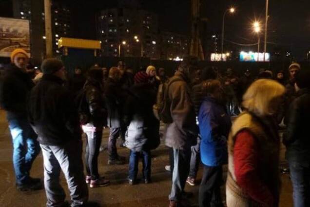 Протест против строительства ТРЦ на \'Героев Днепра\'