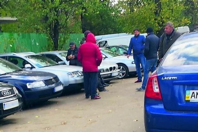 Стихийный рынок авто