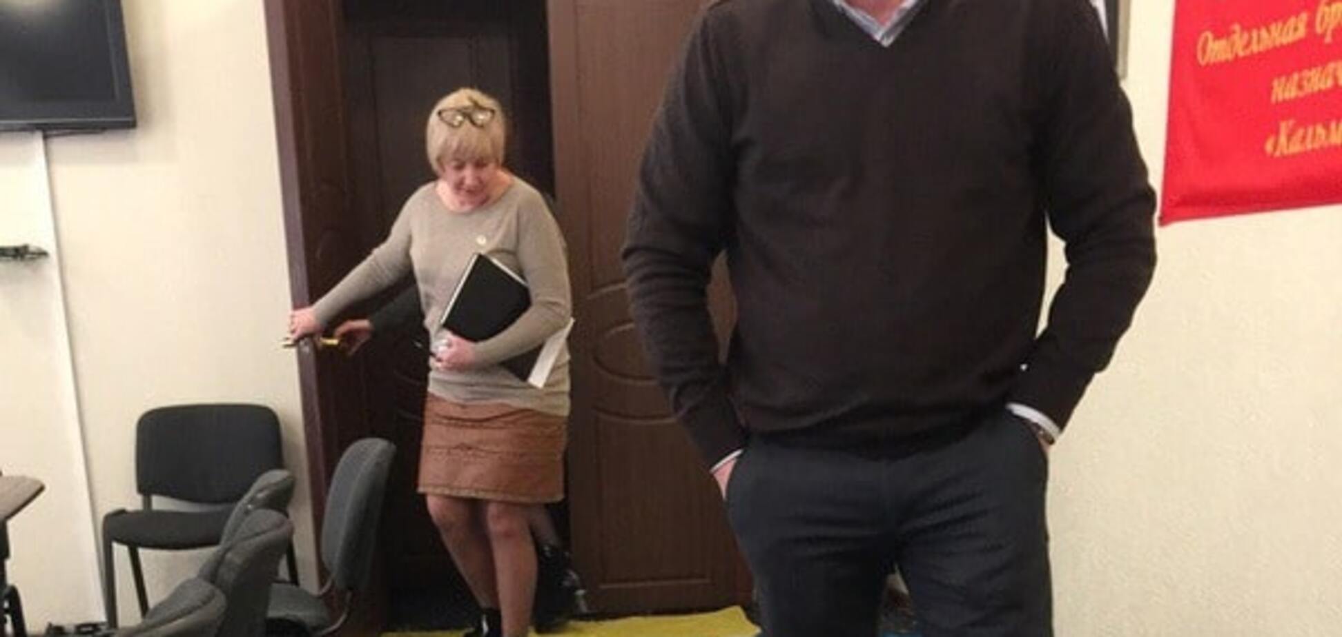 Оскверние флага Украины