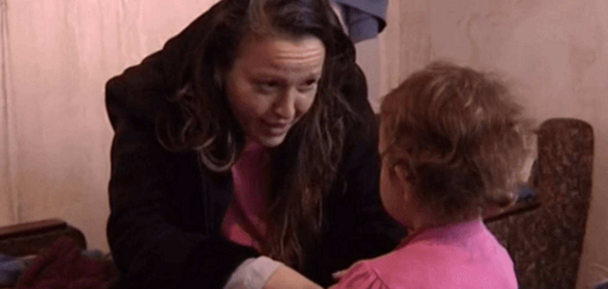 Мама обижает: в Харькове женщина бросила маленькую дочь на улице