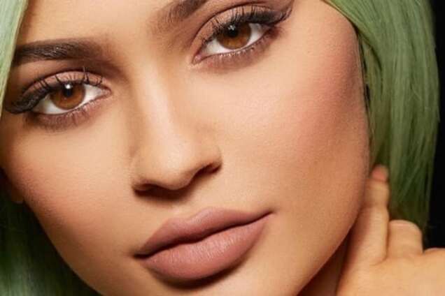 Удачная пластика звезд: от Мэрилин Монро до Кайли Дженнер