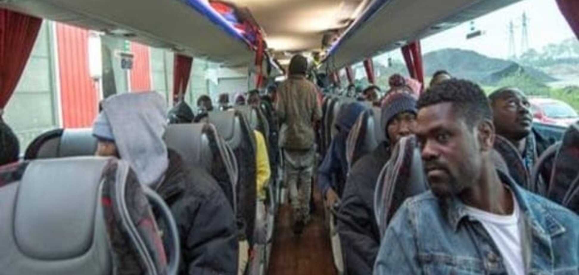 Із табору 'Джунглі' в Кале вивезли всіх біженців