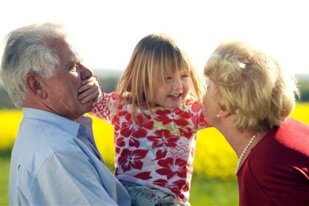 бабушка и внуки