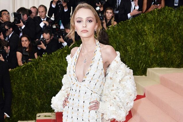 Лили-Роуз Депп