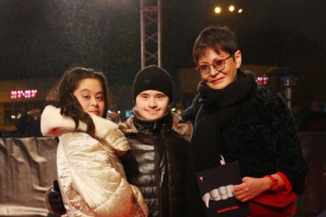 Дочь Ирины Хакамады Мария с избранником и мамой