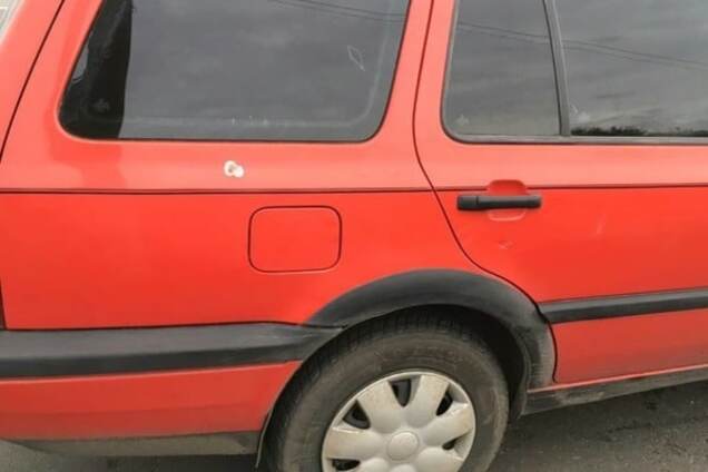 обстріляне авто