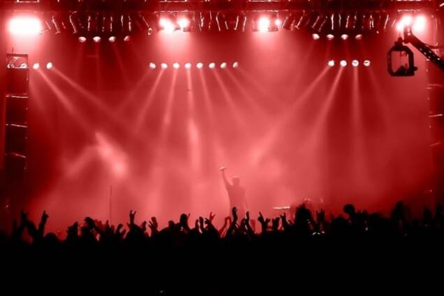 Пускать или не пускать: соцсети спорят о запрете гастролей российских артистов