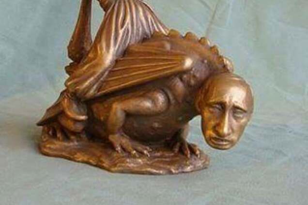 Статуэтка с Путиным