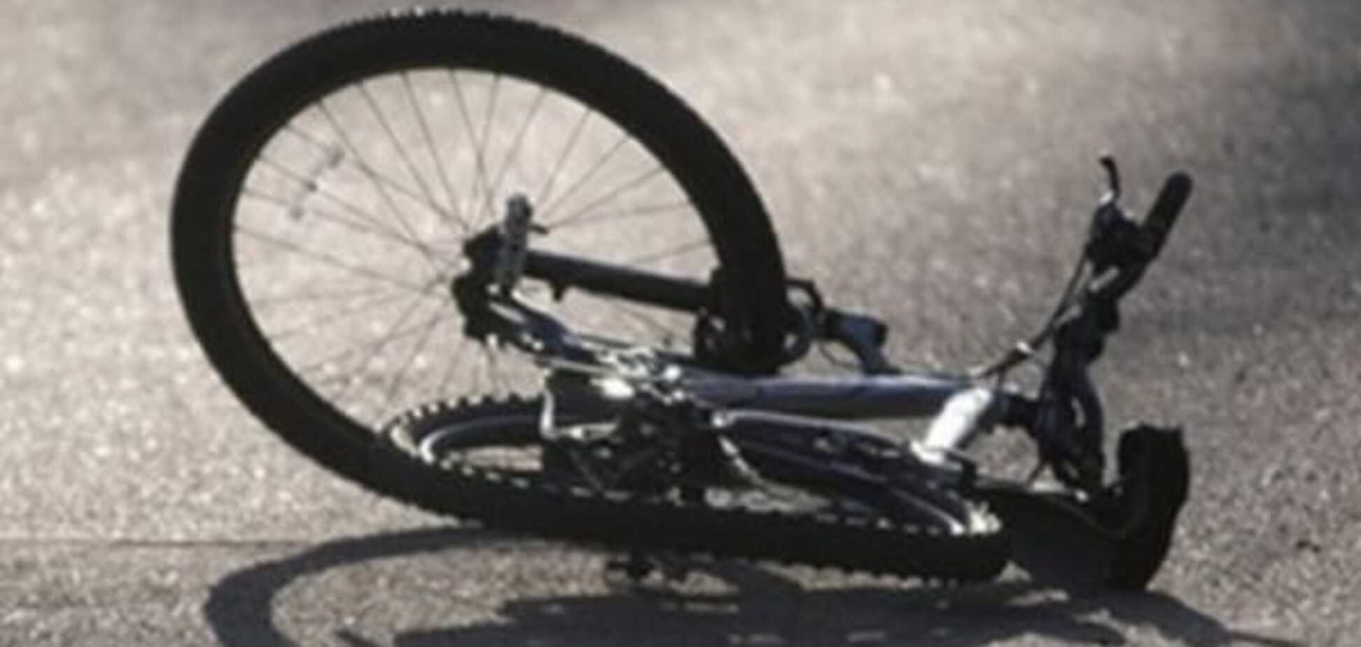 В Запорожской области автомобиль насмерть сбил велосипедиста и скрылся 