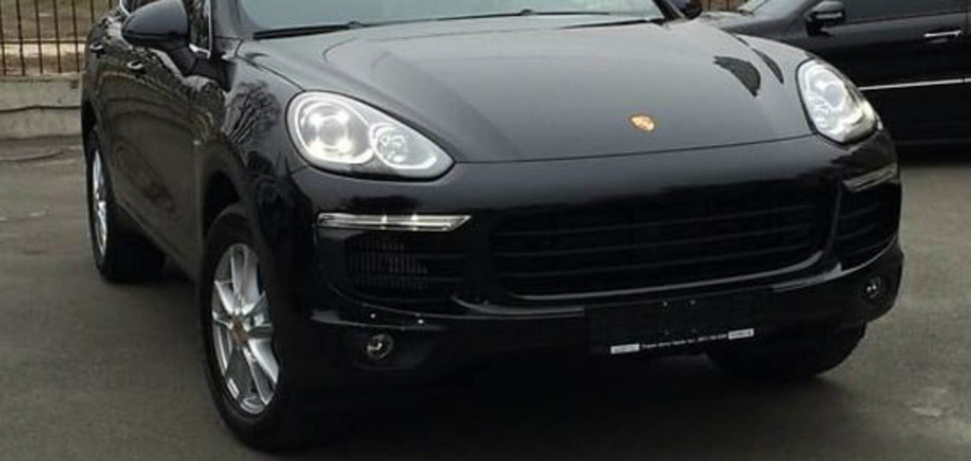 В селе Запорожской области перевернулся Porshe Cayenne