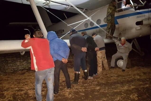 задержание самолета