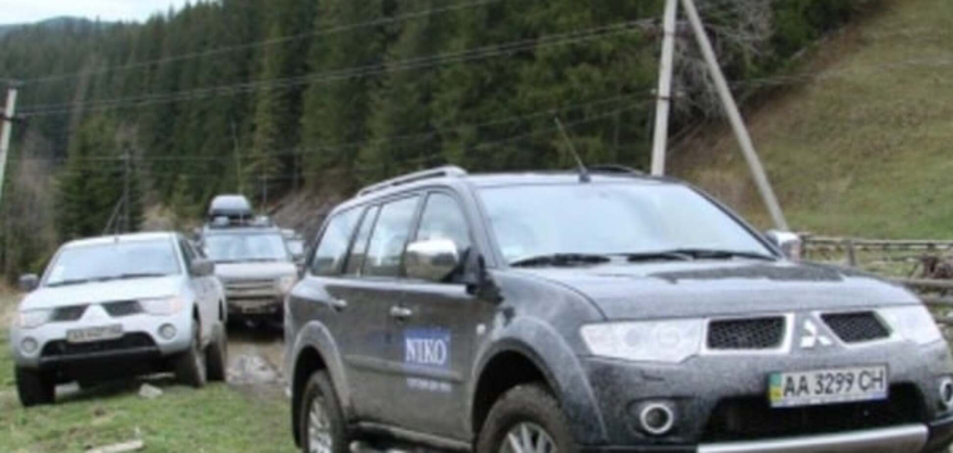 Ударили автопробігом по бездоріжжю: гонки на позашляховиках відбулися на Буковині