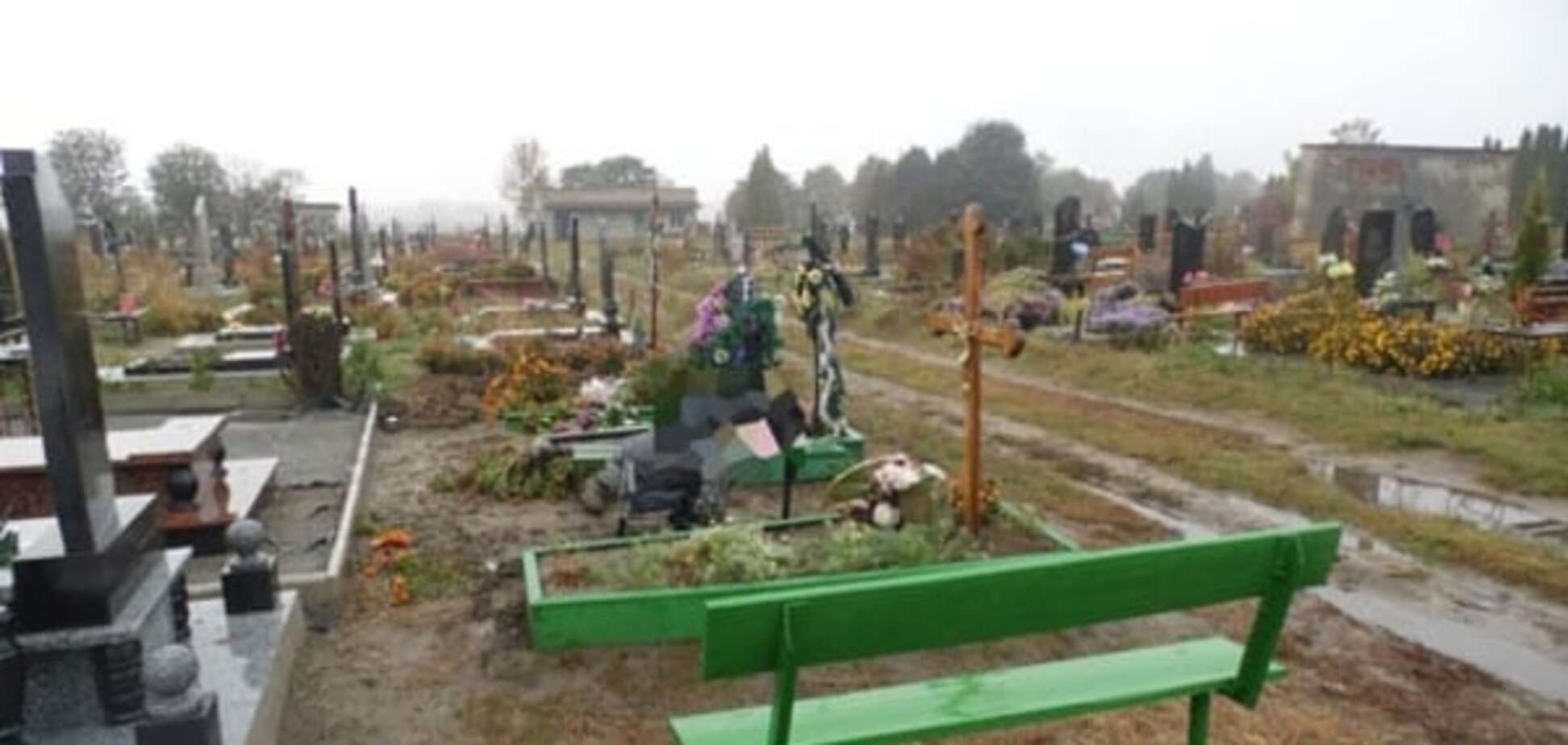 У Рівненській області чоловік помер на кладовищі 