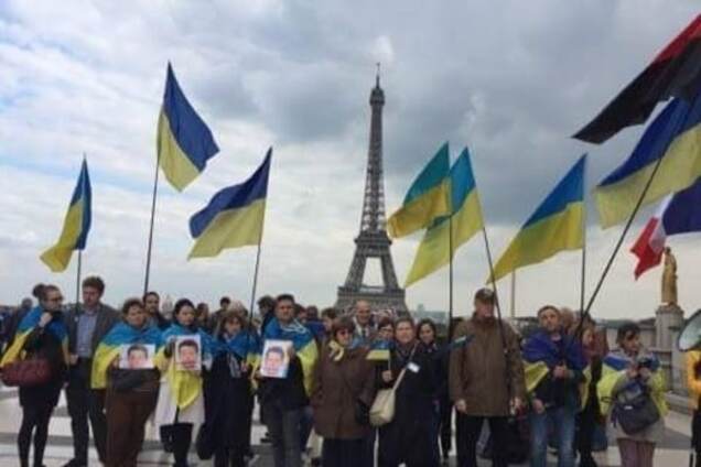 Акция в поддержку Сущенко в Париже