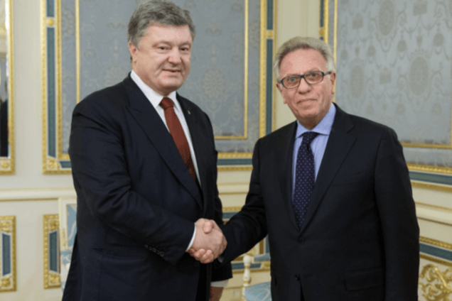 Петр Порошенко, Джанни Букиккио