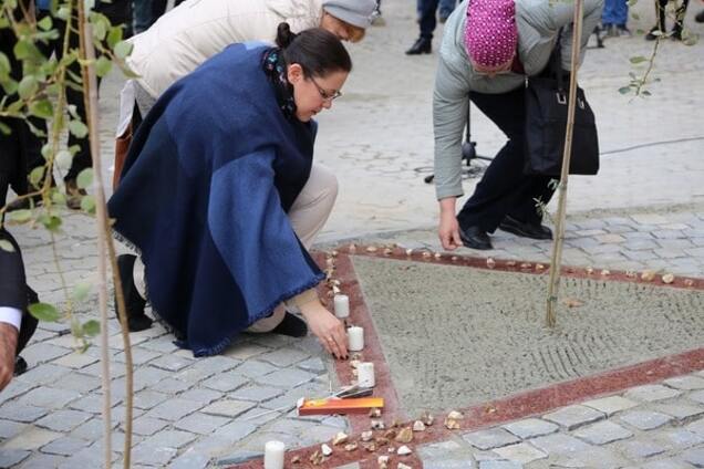 Памятник жертвам Холокоста