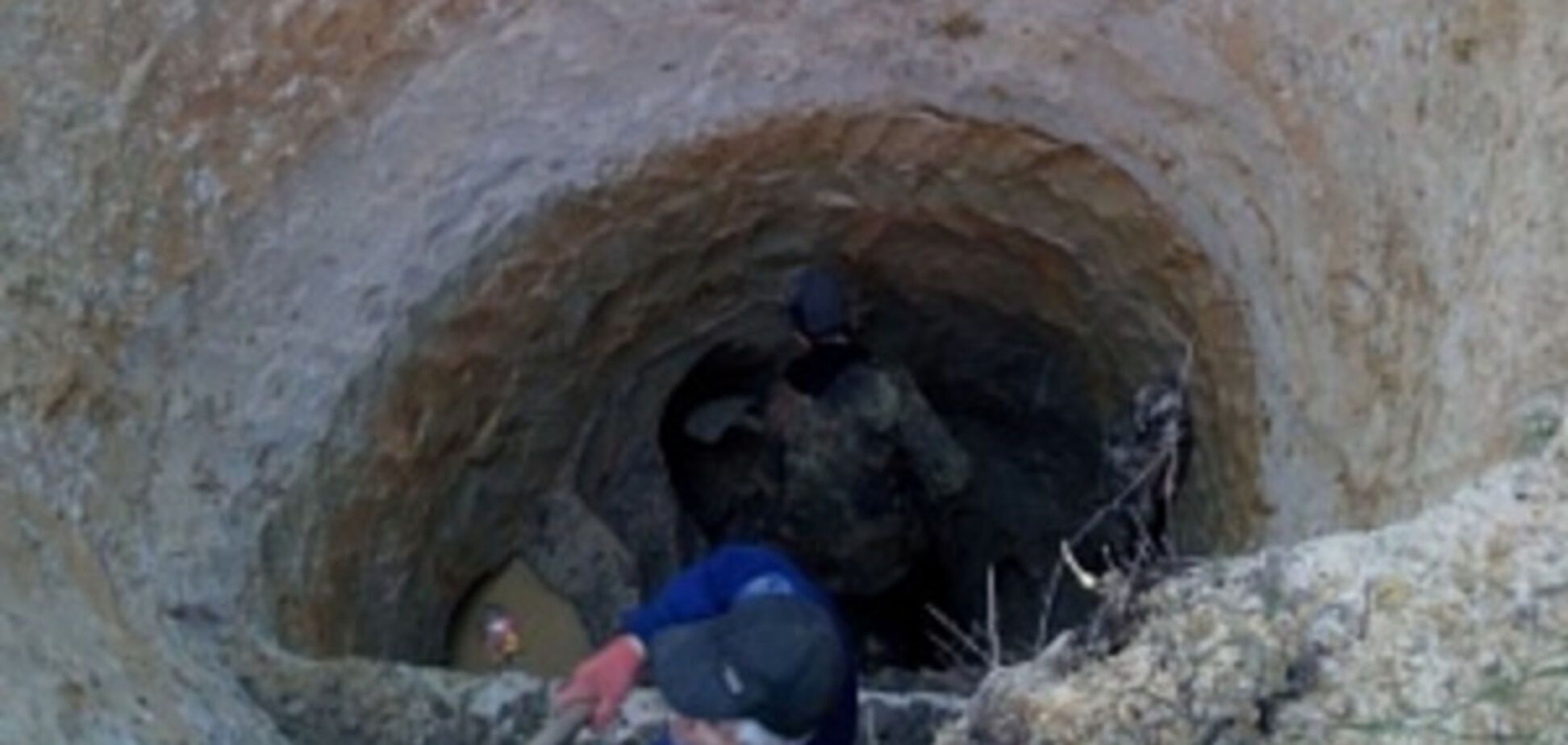 Клондайк: бурштинокопачі на Рівненщині вирили яму глибиною п'ять метрів
