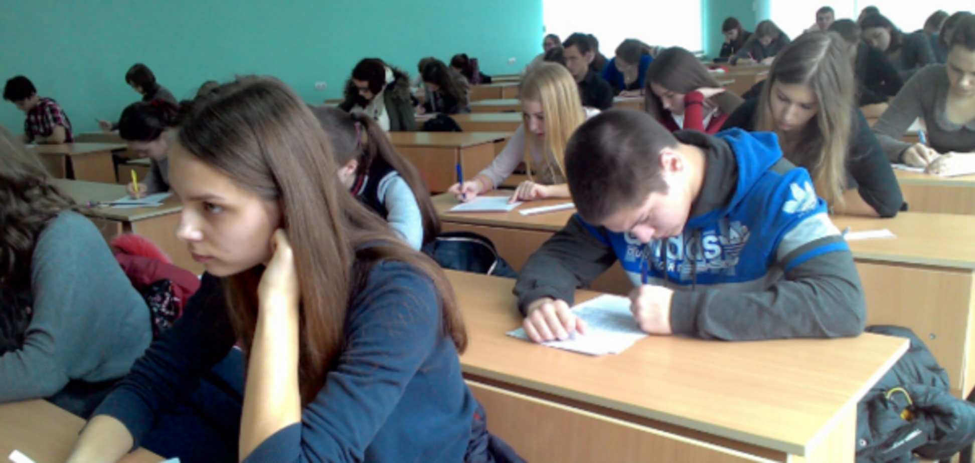 Союз з РФ, розвал України і сексизм: Міносвіти зловили на просуванні 'русского мира' в школах. Опубліковані документи