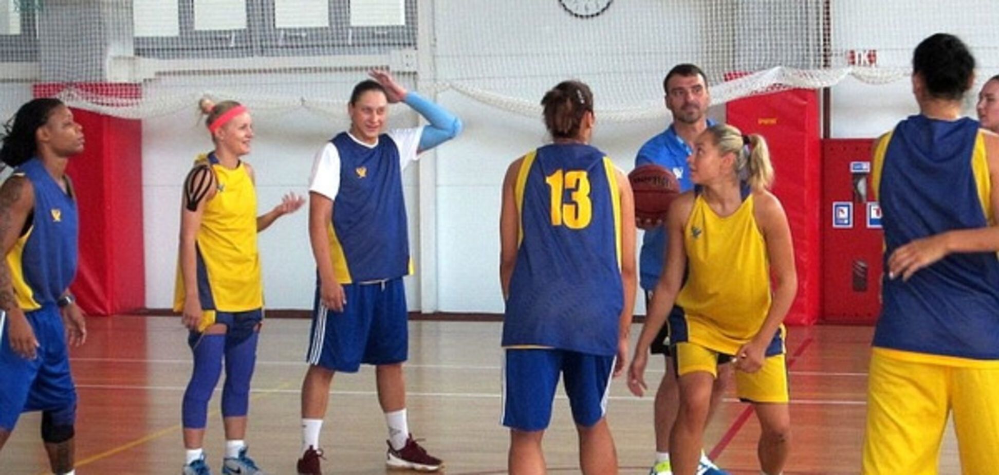 жіноча збірна України з баскетболу