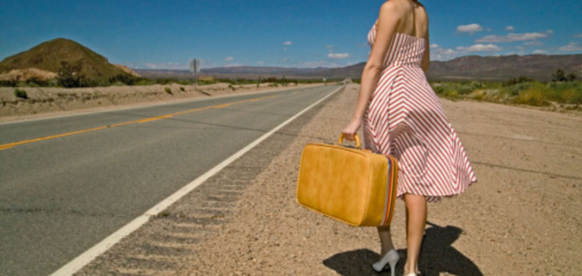 Девушка путешествует