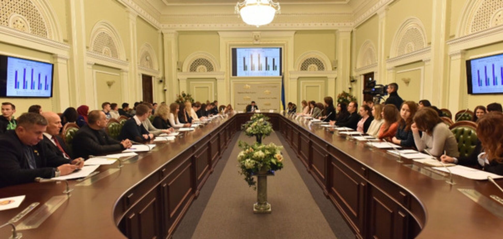 Круглий стіл в Раді