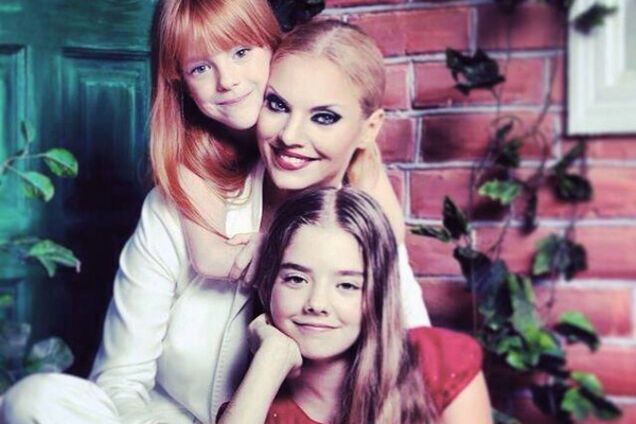 Наталья Окунская с детьми