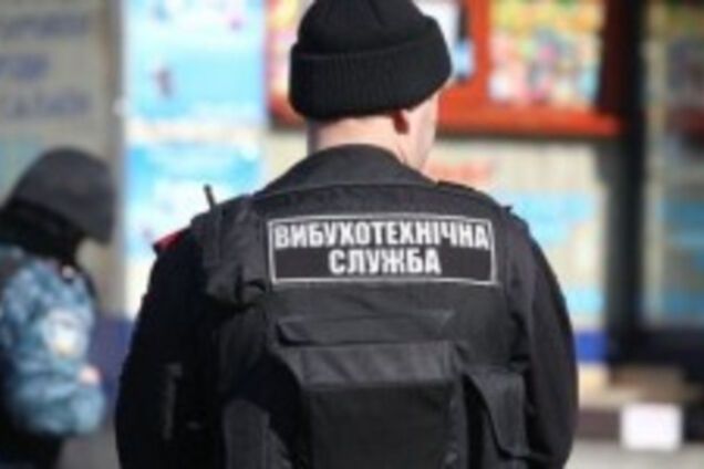 Евакуювали сотні людей: у Харкові 'замінували' метро