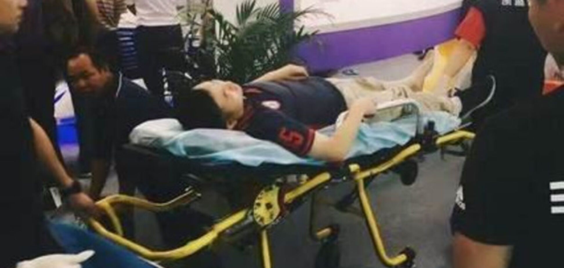 Мужчина пострадал от нападения робота