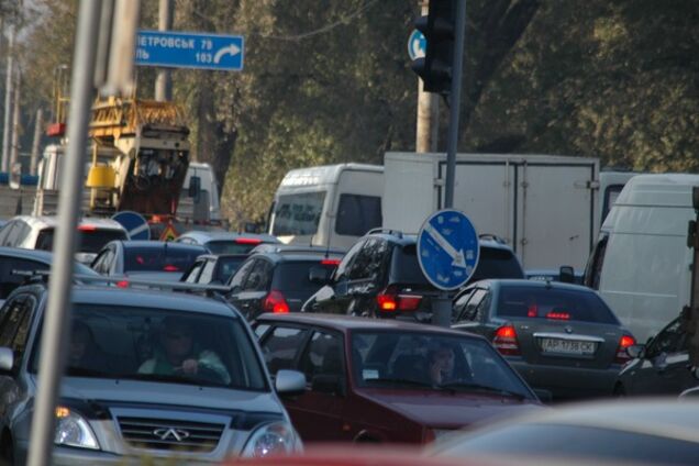 Запорожские власти устроили транспортный коллапс в центре города
