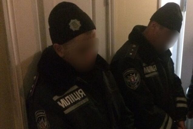 Задержанные полицейские