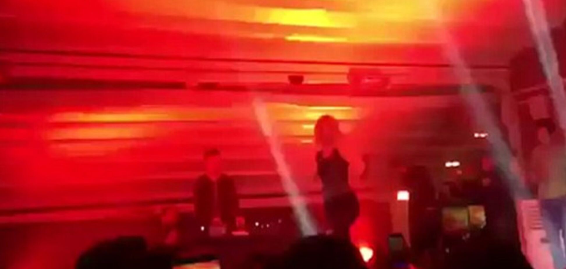 Паника и ужас: в Турции на концерте прогремели взрывы, шесть раненых