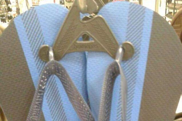 В сети начались споры из-за цвета шлепок