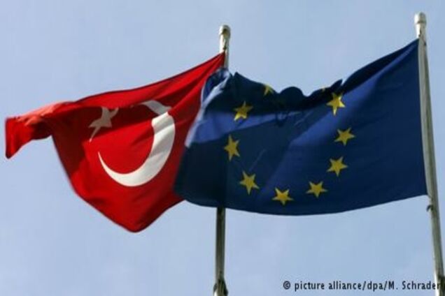 Євродепутати закликали заморозити переговори з Туреччиною щодо членства в ЄС