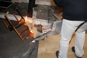 Активисты устроили атаку на ряд помещений в центре Киева на годовщину Евромайдана