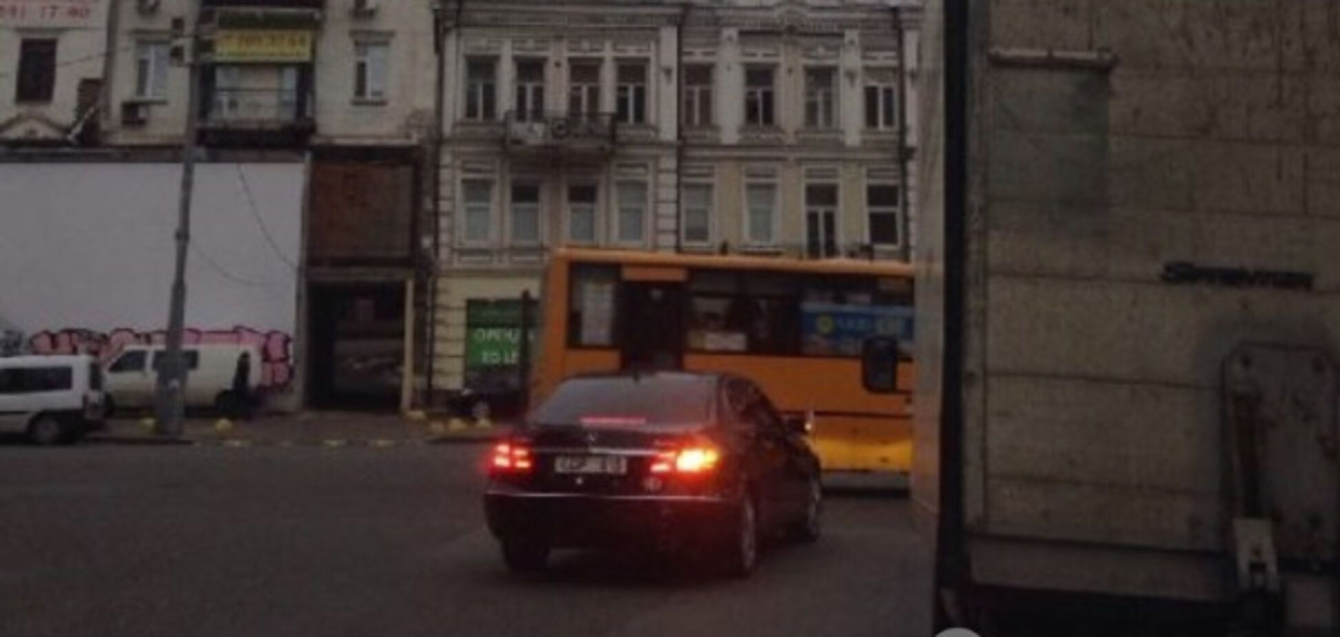 Автомобиль посольства