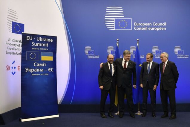 Петр Порошенко, Дональд Туск, Жан-Клод Юнкер и Мартин Шульц,