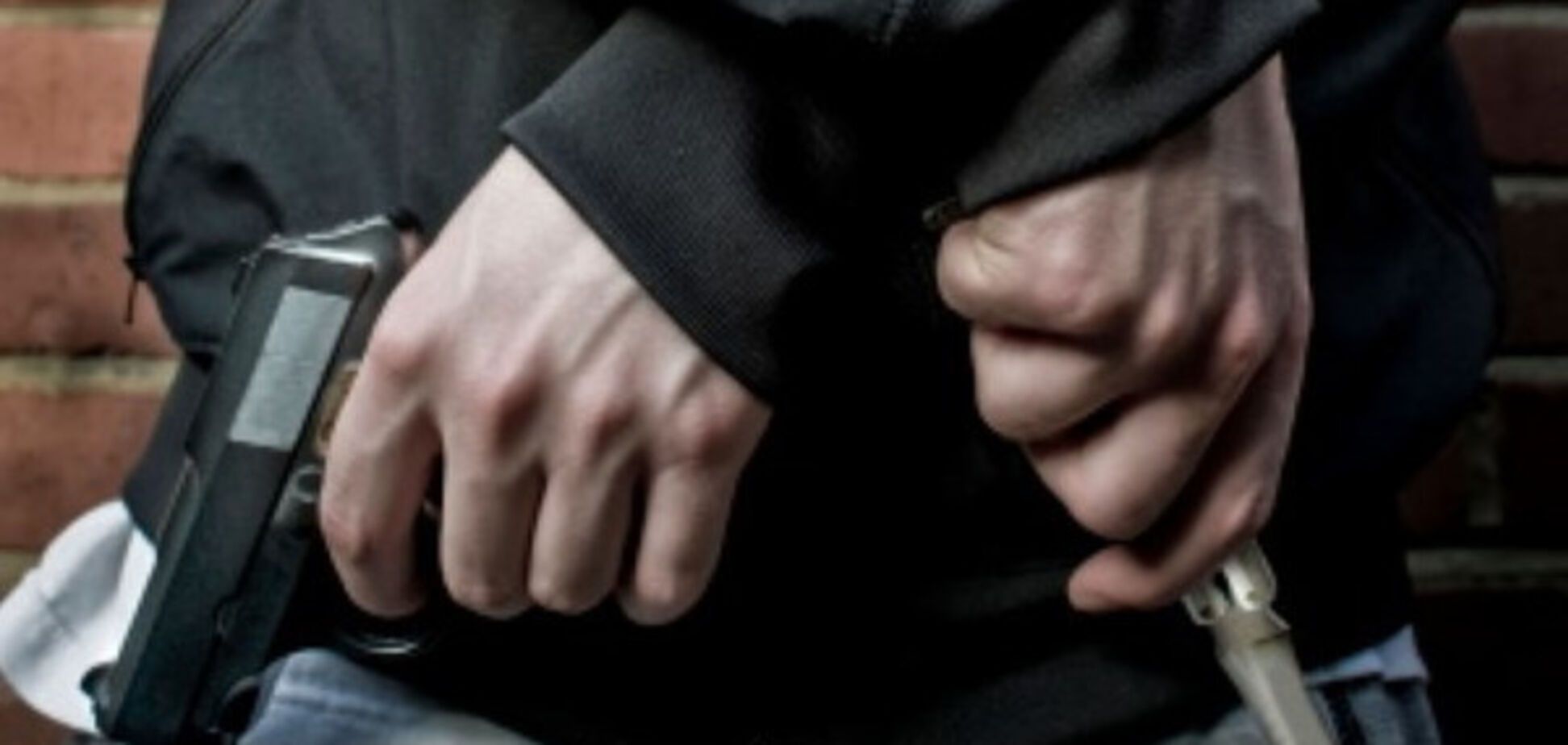 Пистолет и нож