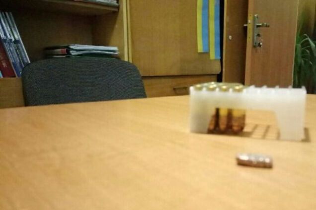 Недитячі іграшки: на Закарпатті третьокласник приніс до школи патрони 