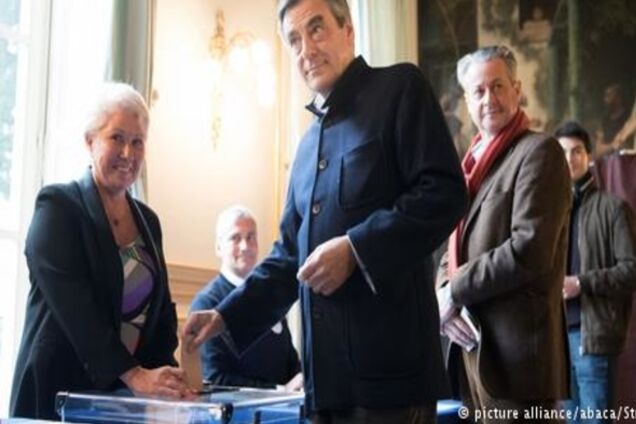 Консерватор Фійон лідирує на праймеріз французьких 'республіканців'