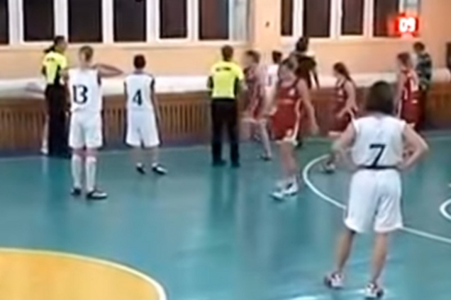 Девушки устроили драку во время матча чемпионата Украины по баскетболу: опубликовано видео