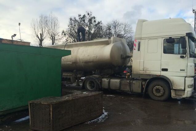 На Чернігівщині накрили підпільну АЗС