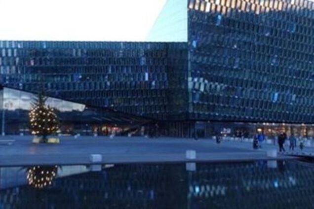 В сети сравнили киевский театр с мировыми достопримечательностями