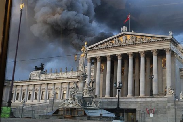 Пожар в парламенте Австрии