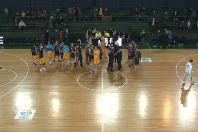 'Будивельник' уверенно вышел в топ-16 FreezOil Кубка Украины по баскетболу