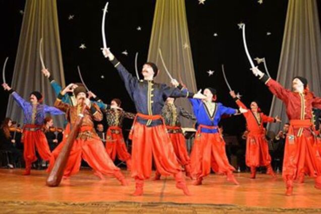 Выступление ансамбля \'Донбасс\' в Енакиево 2 ноября