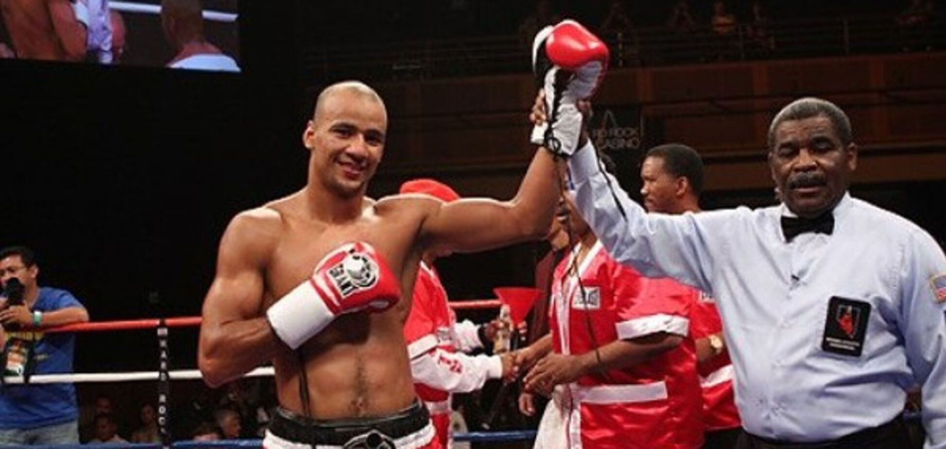 Известный украинский боксер нокаутировал американца в США