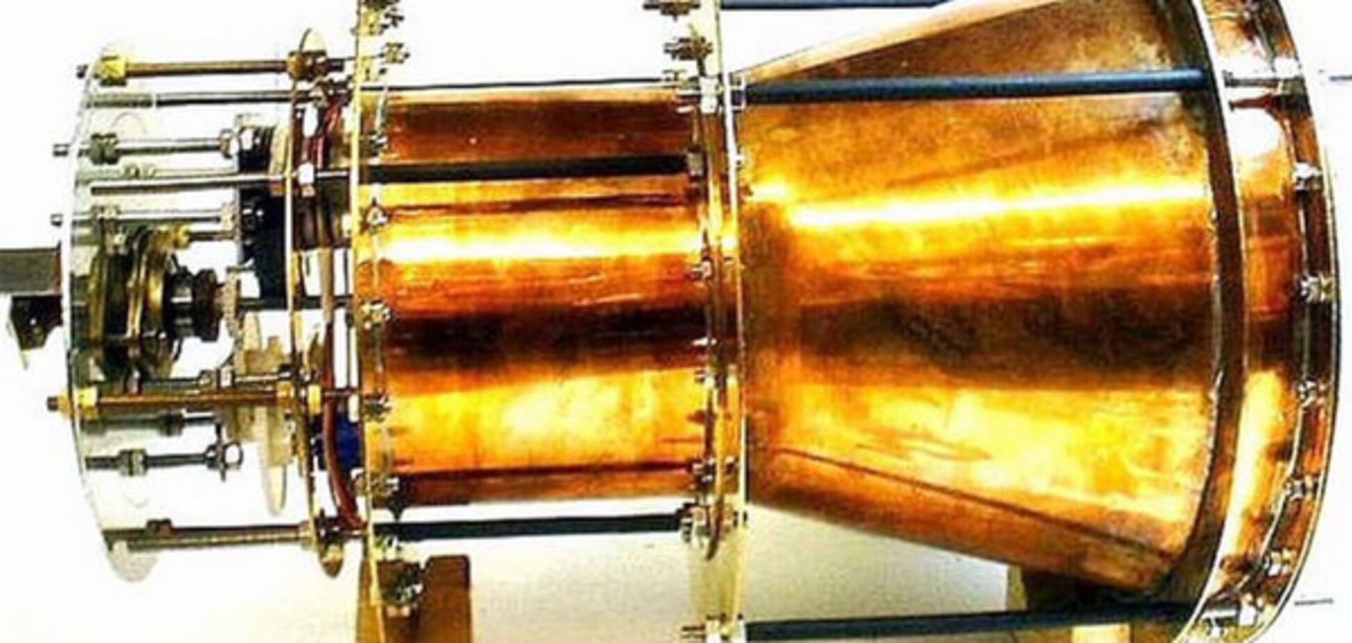 Двигатель EmDrive